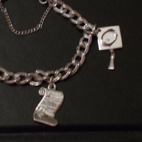 VTG 60s. MONET Silver Ton Women's Bracelet with 4 Charms Size 7" - Picture 3 of 13